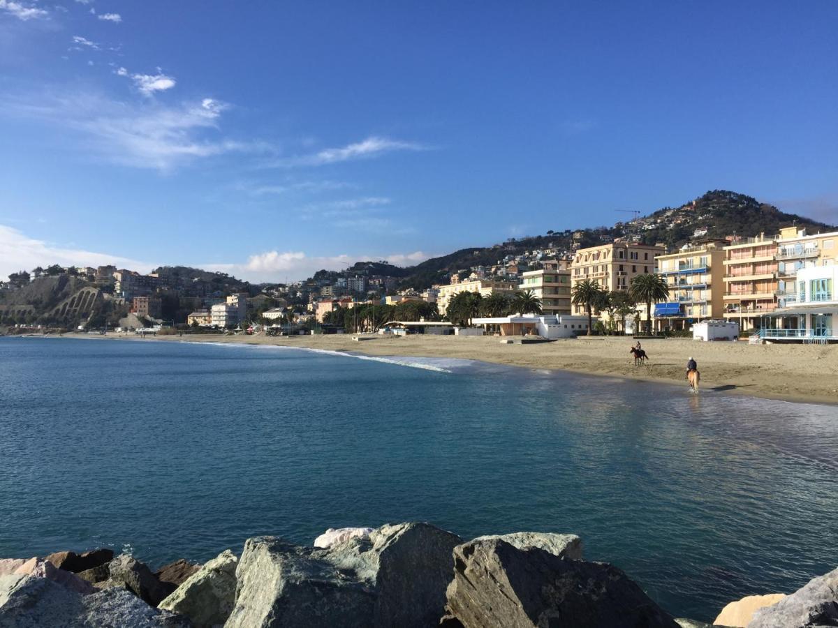 上阿尔比索拉Il Mare In Piazza公寓 外观 照片
